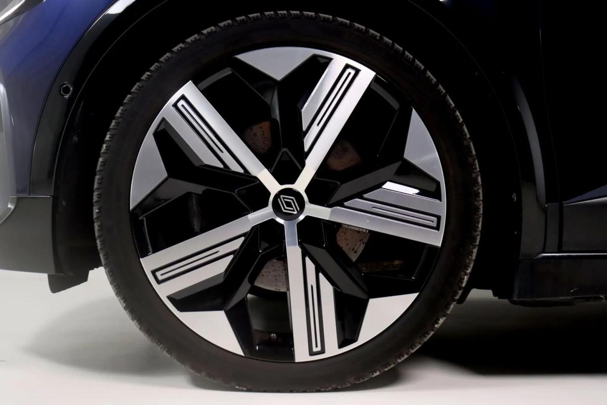 renault-megane-e-tech-2023-eletrico-0cc