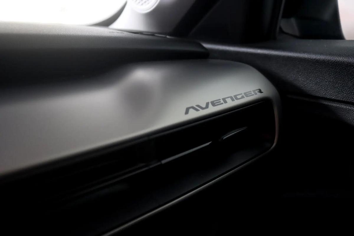 jeep-avenger-2025-eletrico-0cc