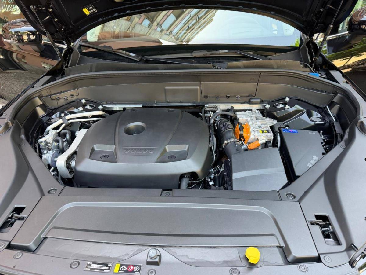 volvo-xc90-2025-hibrido-1969cc