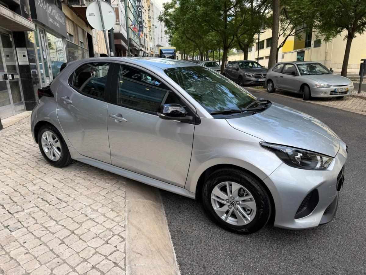 mazda-2-2025-hibrido-1490cc