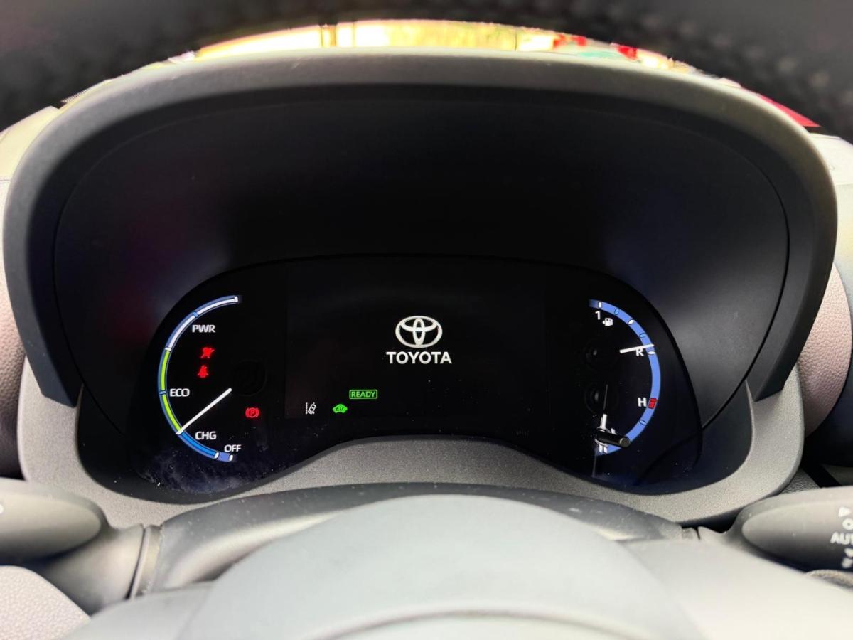toyota-yaris-cross-2023-hibrido-1490cc