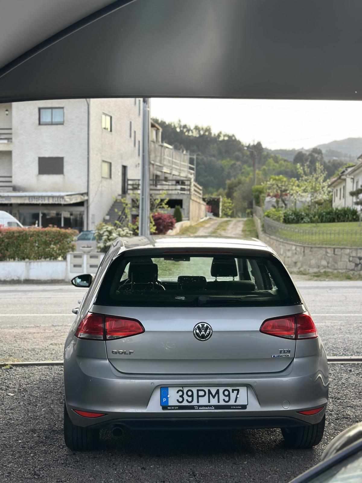 volkswagen-golf-1-6-tdi-bluemotion-2015-diesel-1598cc