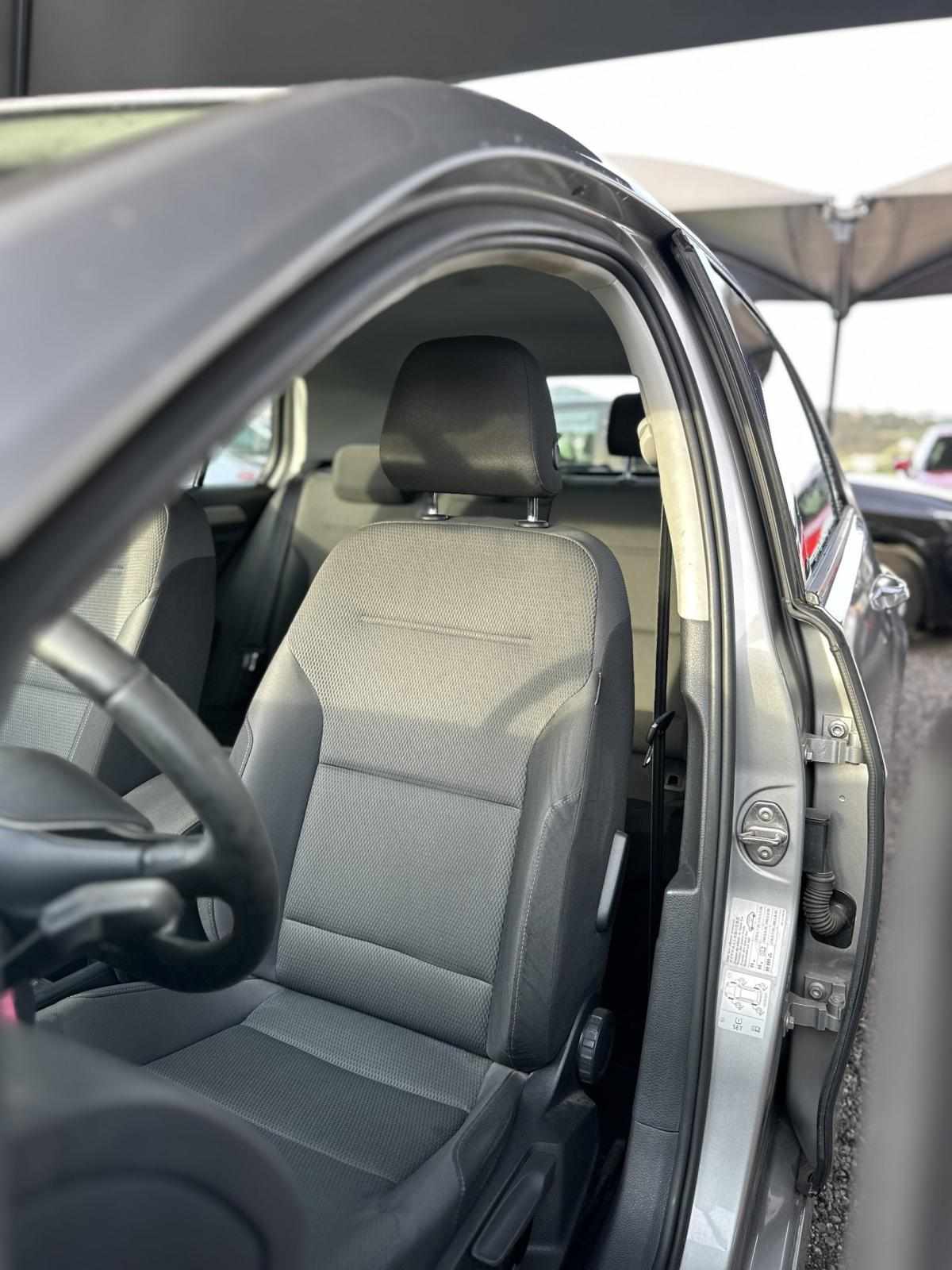 volkswagen-golf-1-6-tdi-bluemotion-2015-diesel-1598cc