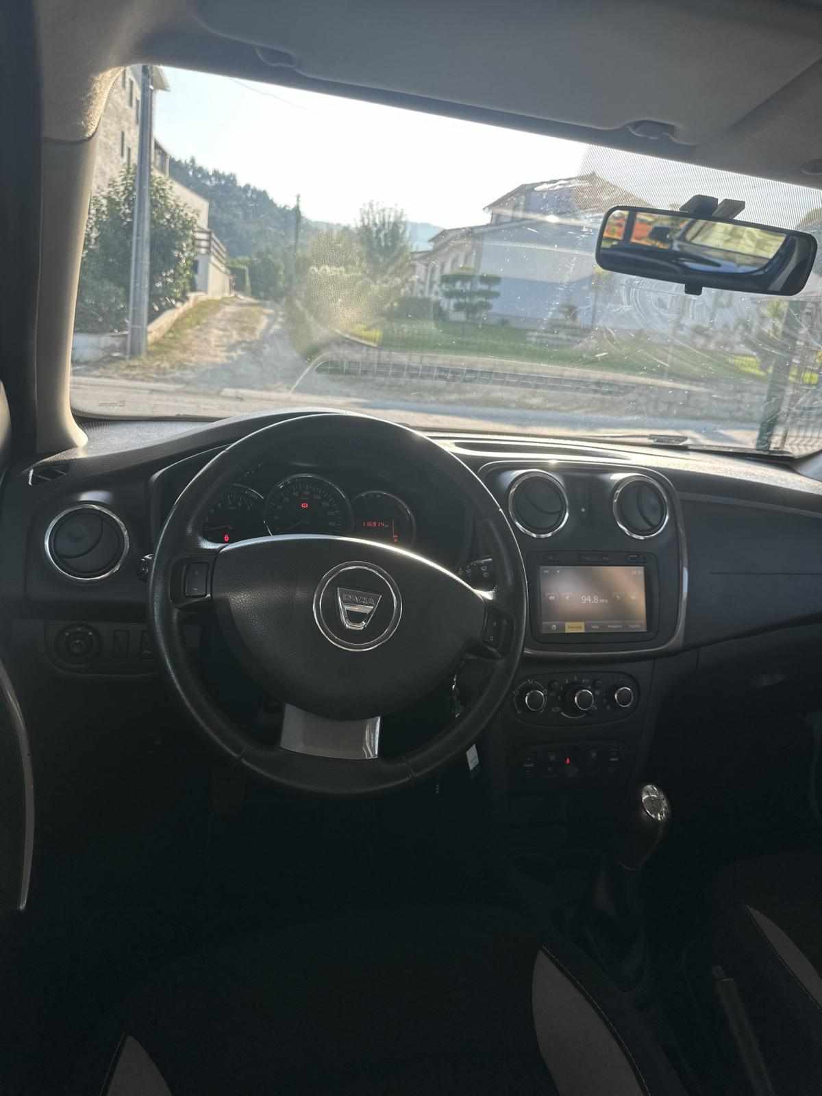 dacia-sandero-0-9-tce-2015-gasolina-898cc