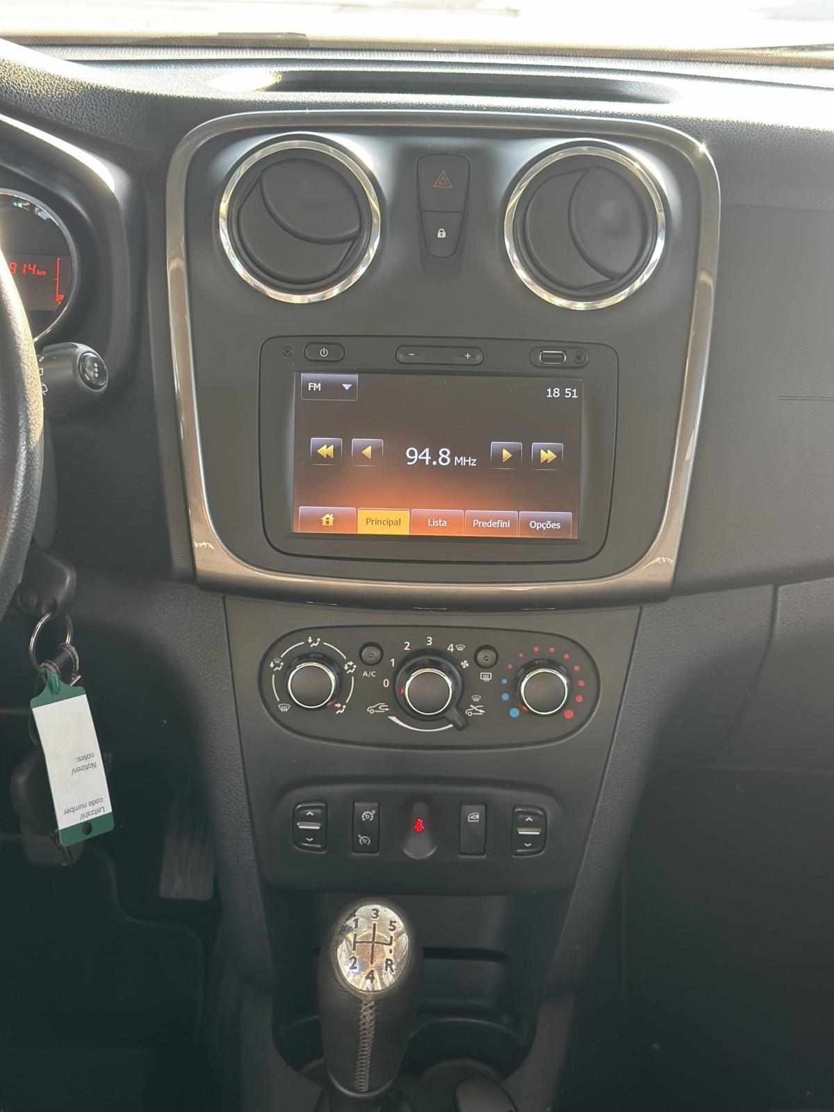 dacia-sandero-0-9-tce-2015-gasolina-898cc