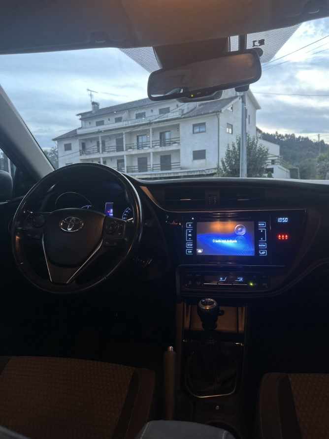 toyota-auris-1-4-d4d-2018-diesel-1364cc