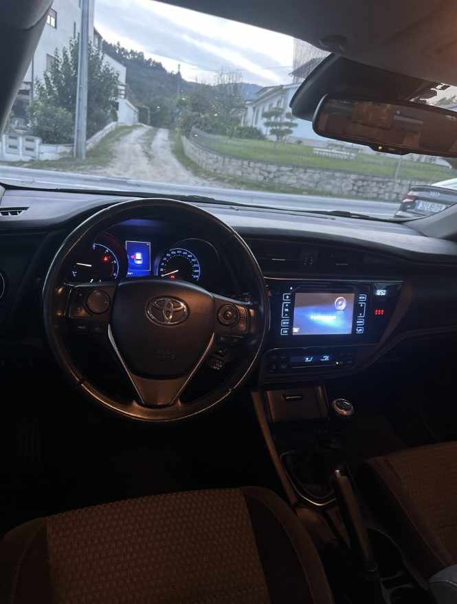 toyota-auris-1-4-d4d-2018-diesel-1364cc