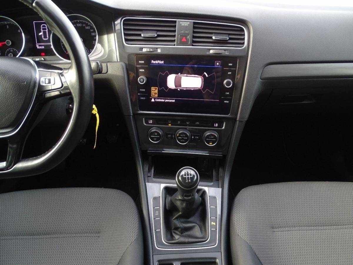 volkswagen-golf-variant-2019-diesel-1598cc