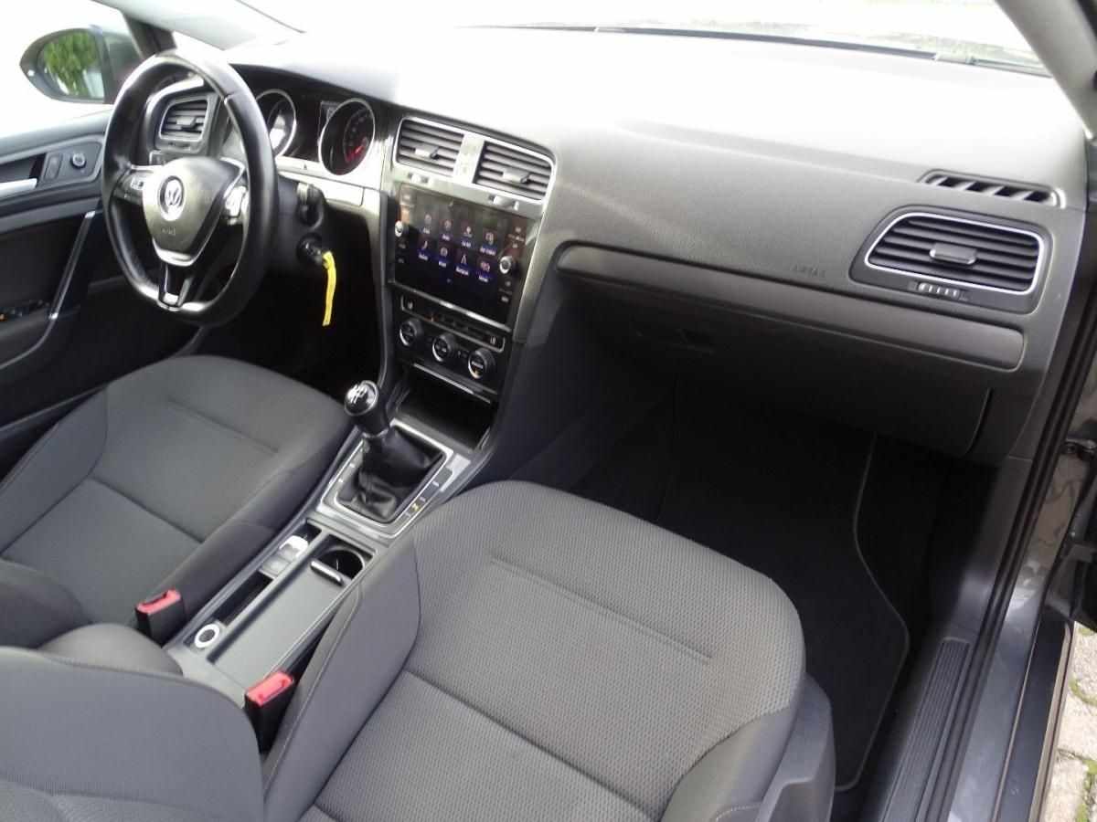 volkswagen-golf-variant-2019-diesel-1598cc