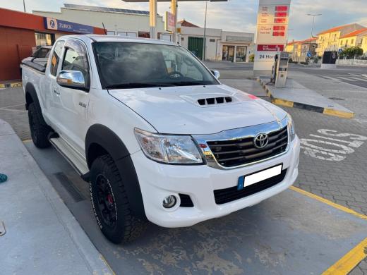 toyota-hilux-2014-diesel-2494cc