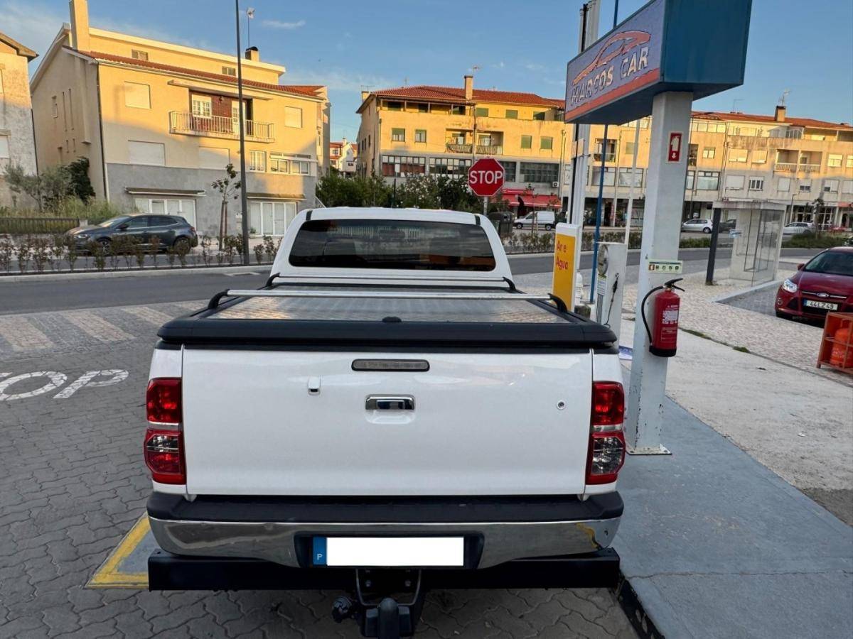 toyota-hilux-2014-diesel-2494cc
