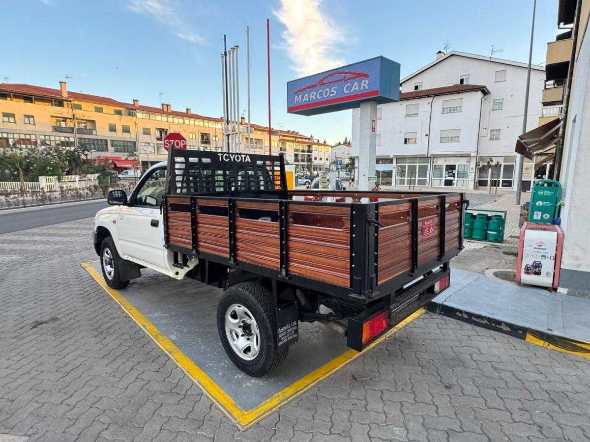 toyota-hilux-2003-diesel-2494cc