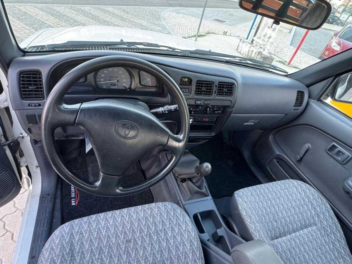 toyota-hilux-2003-diesel-2494cc