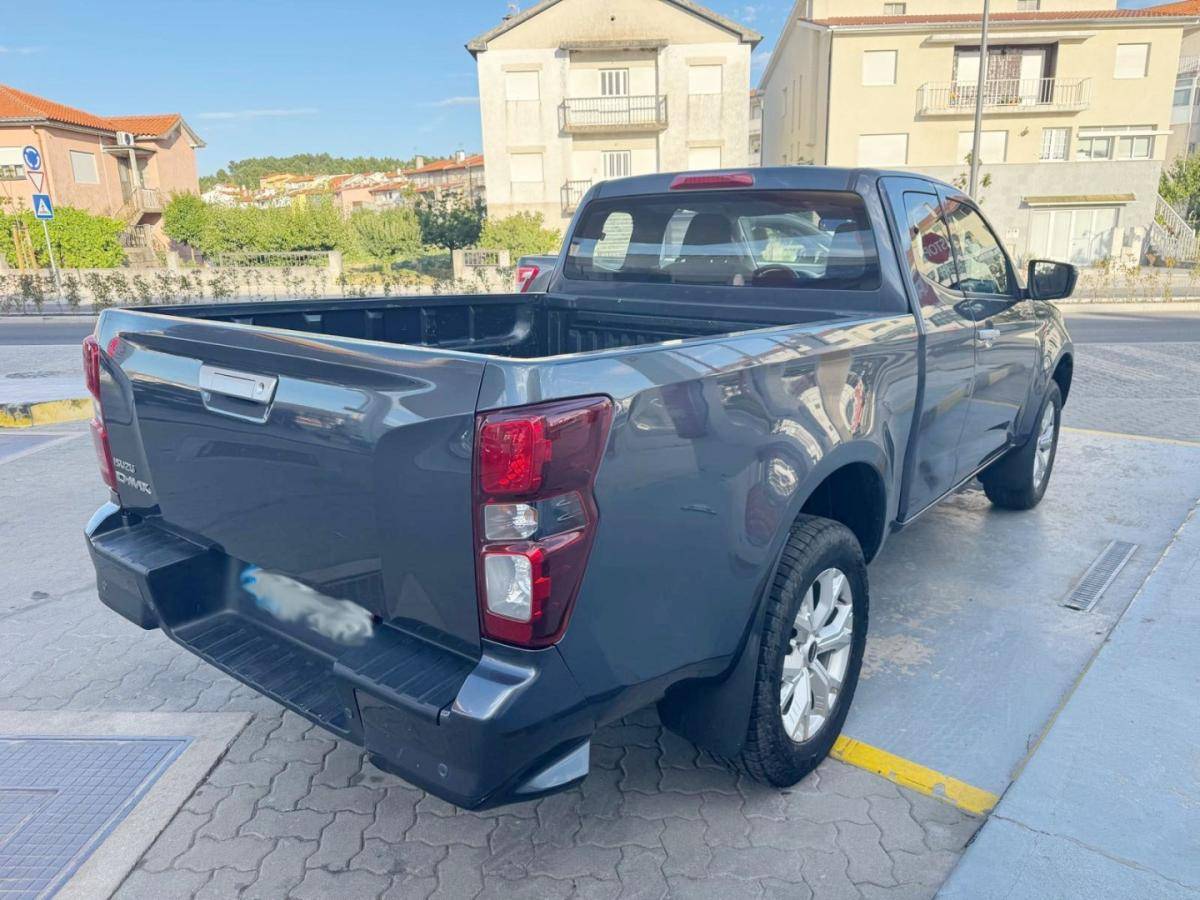 isuzu-d-max-2023-diesel-1898cc