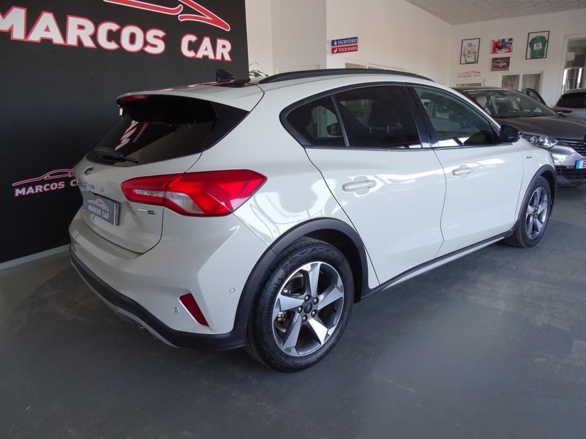 ford-focus-2021-hibrido-999cc