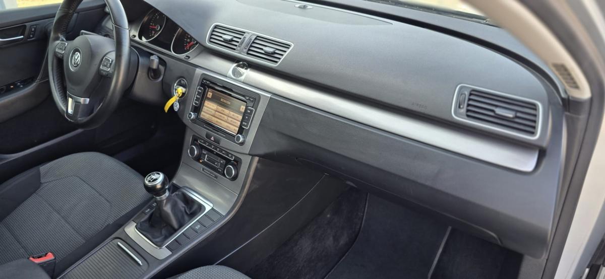 volkswagen-passat-2011-diesel-1598cc