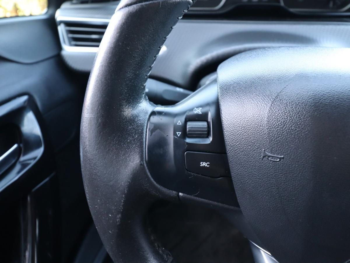 peugeot-208-2018-gasolina-1199cc