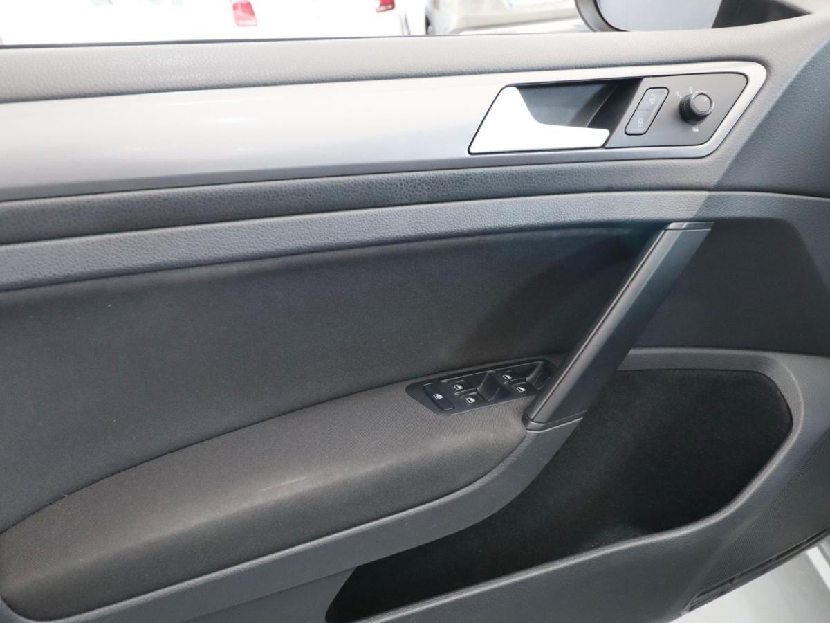 volkswagen-golf-variant-2014-diesel-1598cc