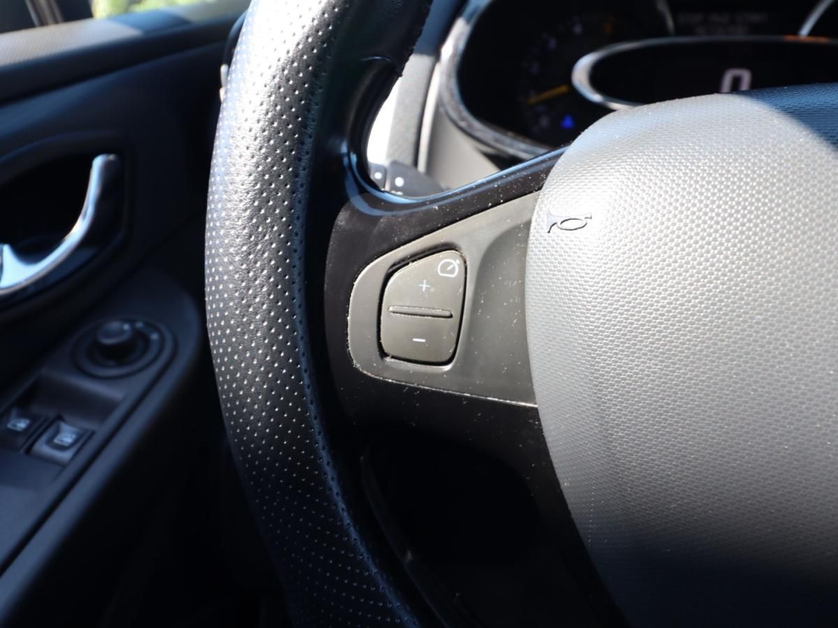 renault-clio-sport-tourer-2014-diesel-1461cc