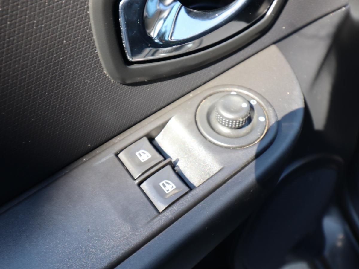 renault-clio-sport-tourer-2014-diesel-1461cc