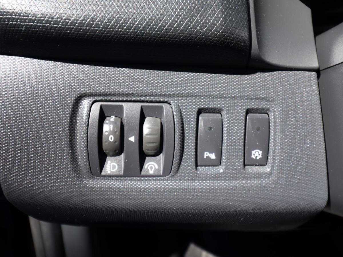 renault-clio-sport-tourer-2014-diesel-1461cc