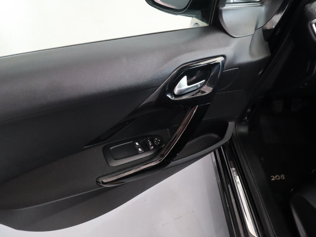 peugeot-208-2016-gasolina-1199cc