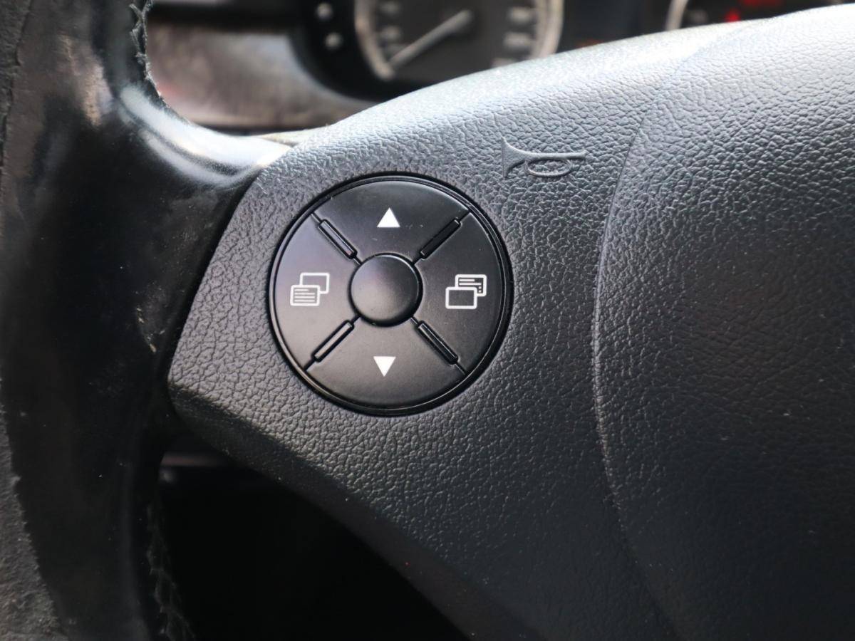 mercedes-benz-viano-2011-diesel-2143cc