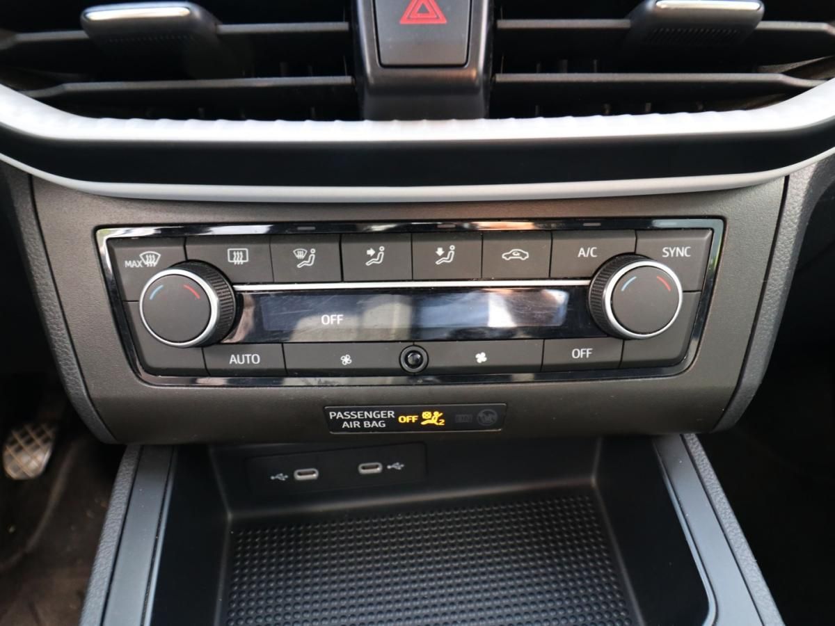 seat-ibiza-2023-gasolina-999cc