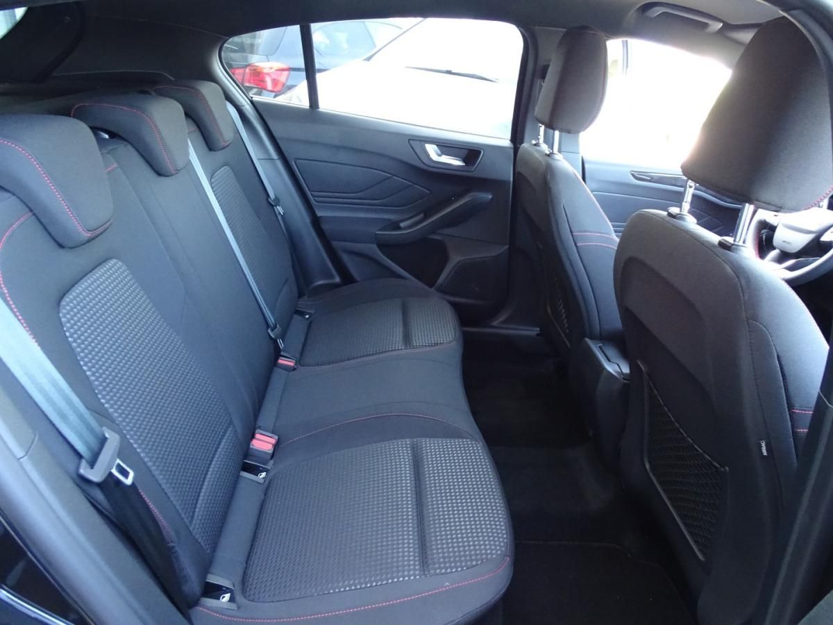 ford-focus-2022-diesel-1499cc