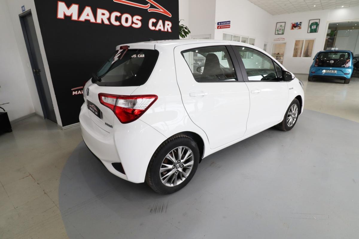 toyota-yaris-2017-hibrido-1497cc