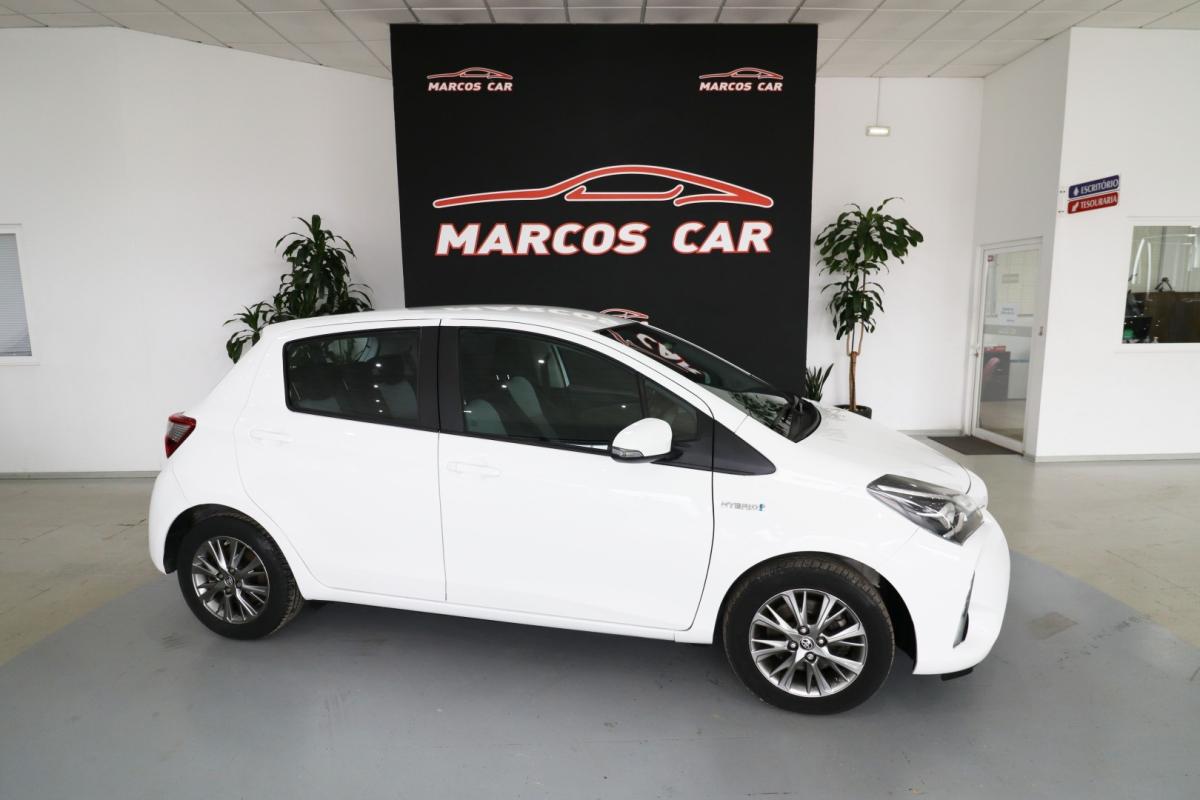 toyota-yaris-2017-hibrido-1497cc