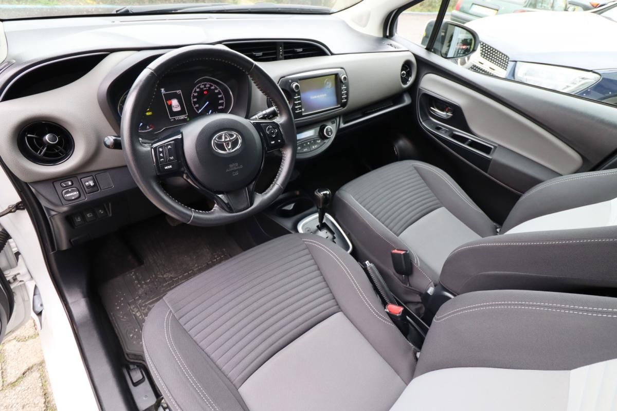 toyota-yaris-2017-hibrido-1497cc