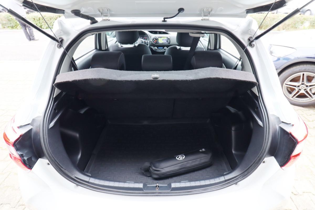 toyota-yaris-2017-hibrido-1497cc