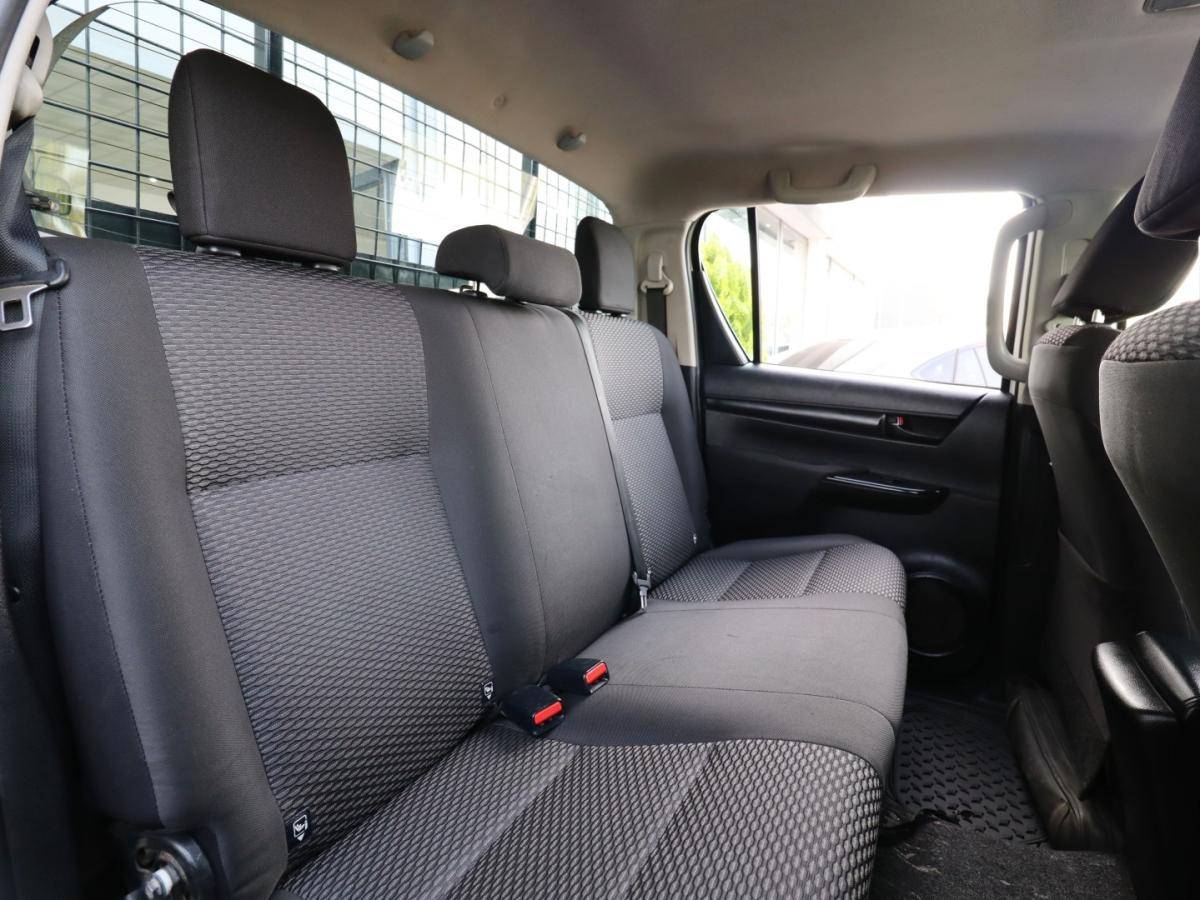 toyota-hilux-2018-diesel-2393cc