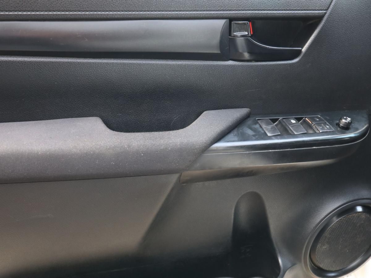 toyota-hilux-2018-diesel-2393cc