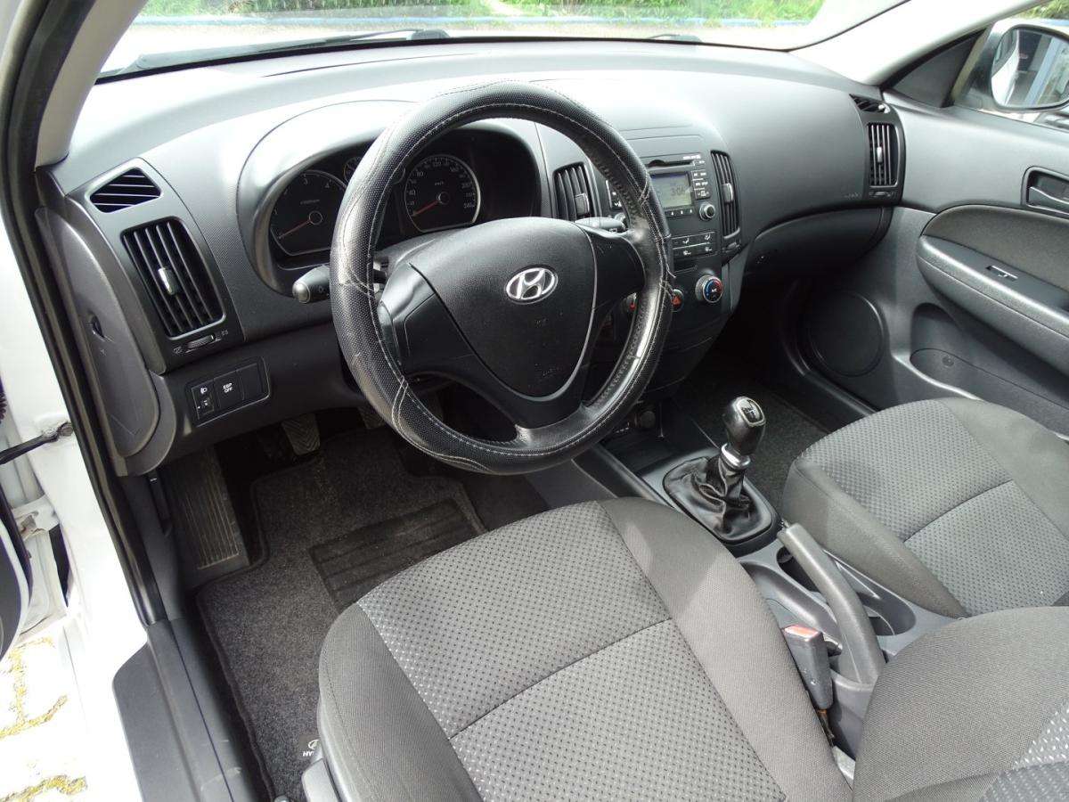 hyundai-i30-2010-diesel-1582cc