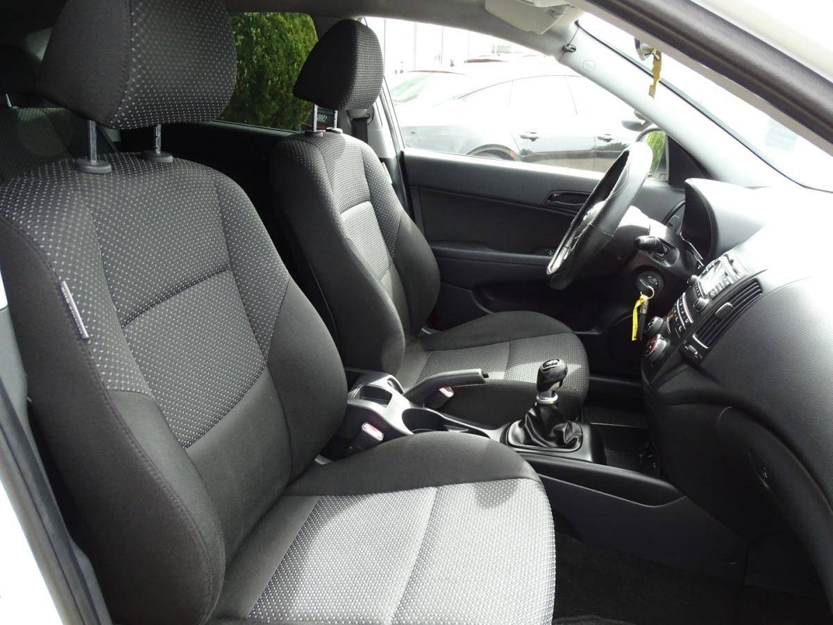 hyundai-i30-2010-diesel-1582cc