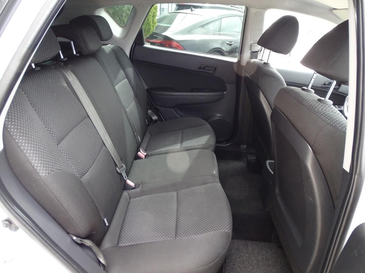 hyundai-i30-2010-diesel-1582cc