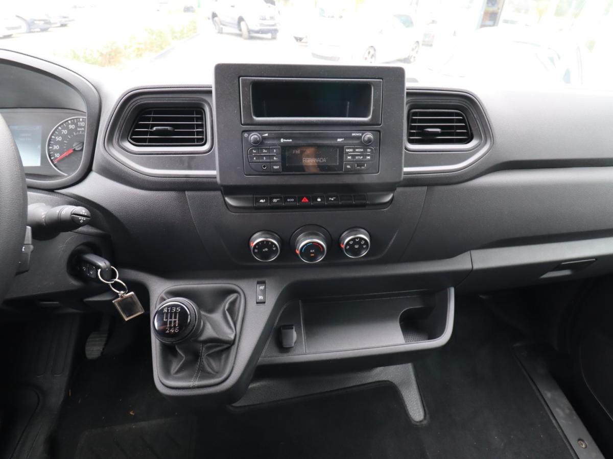 renault-master-2024-diesel-2299cc