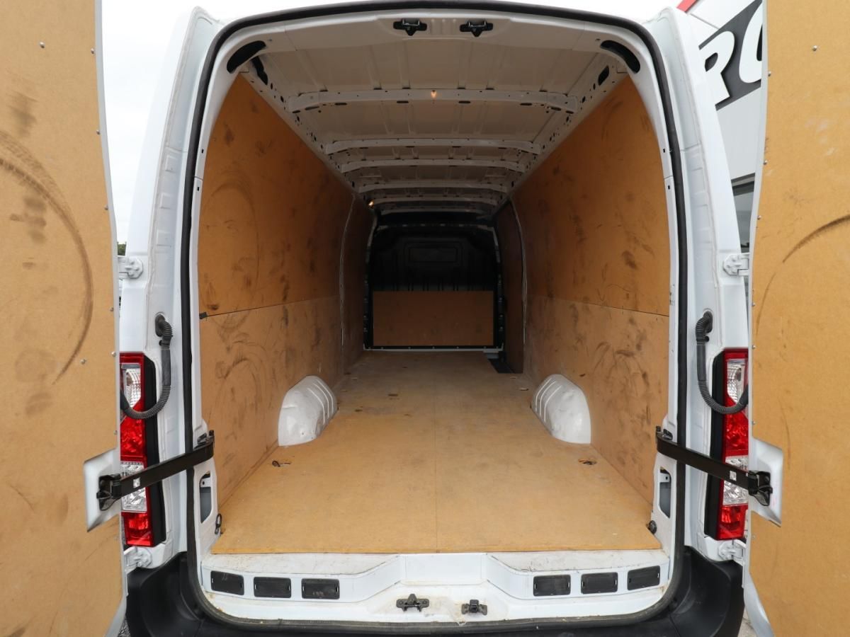 renault-master-2024-diesel-2299cc