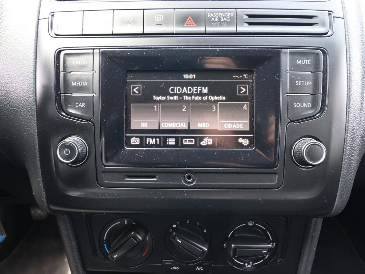 volkswagen-polo-2015-gasolina-999cc
