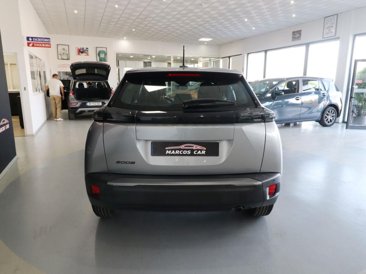peugeot-2008-2023-gasolina-1199cc