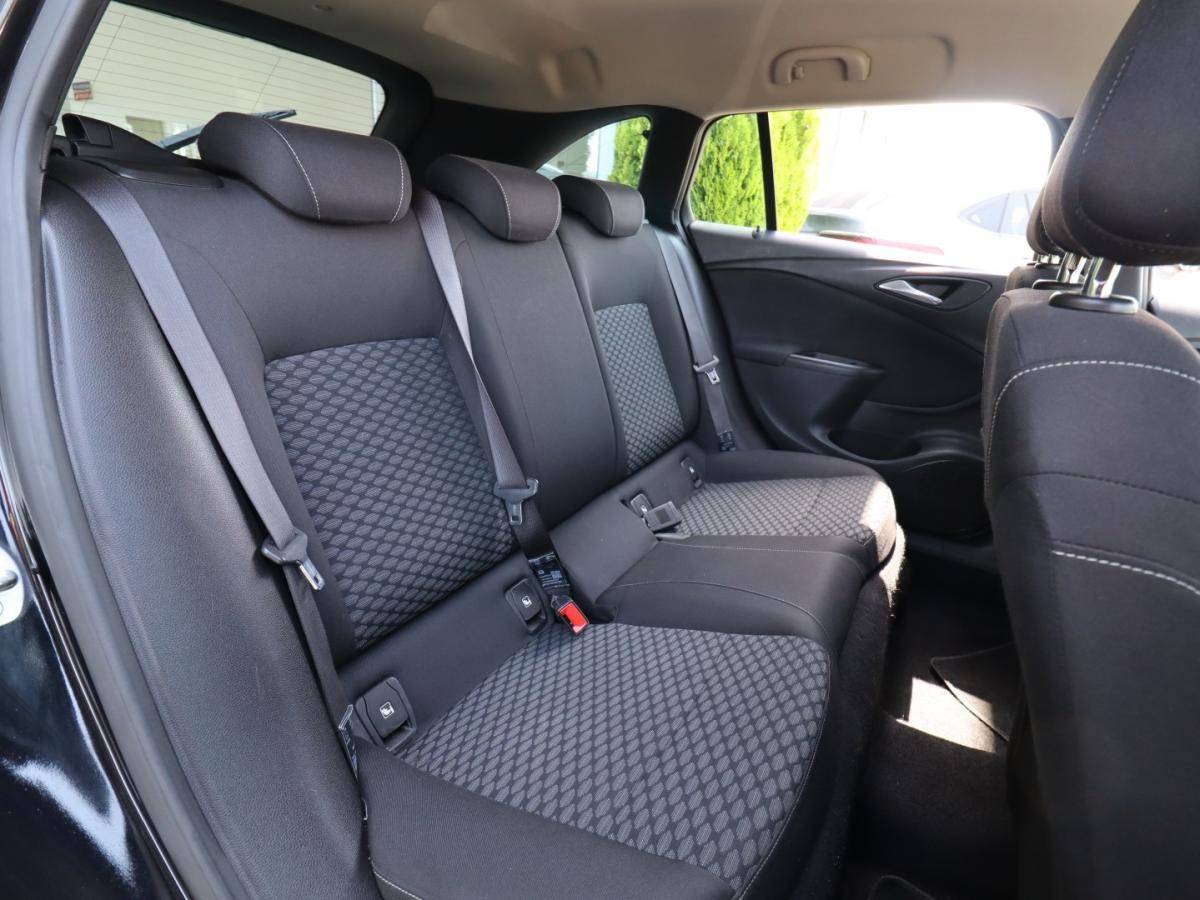 opel-astra-sport-tourer-2019-diesel-1598cc