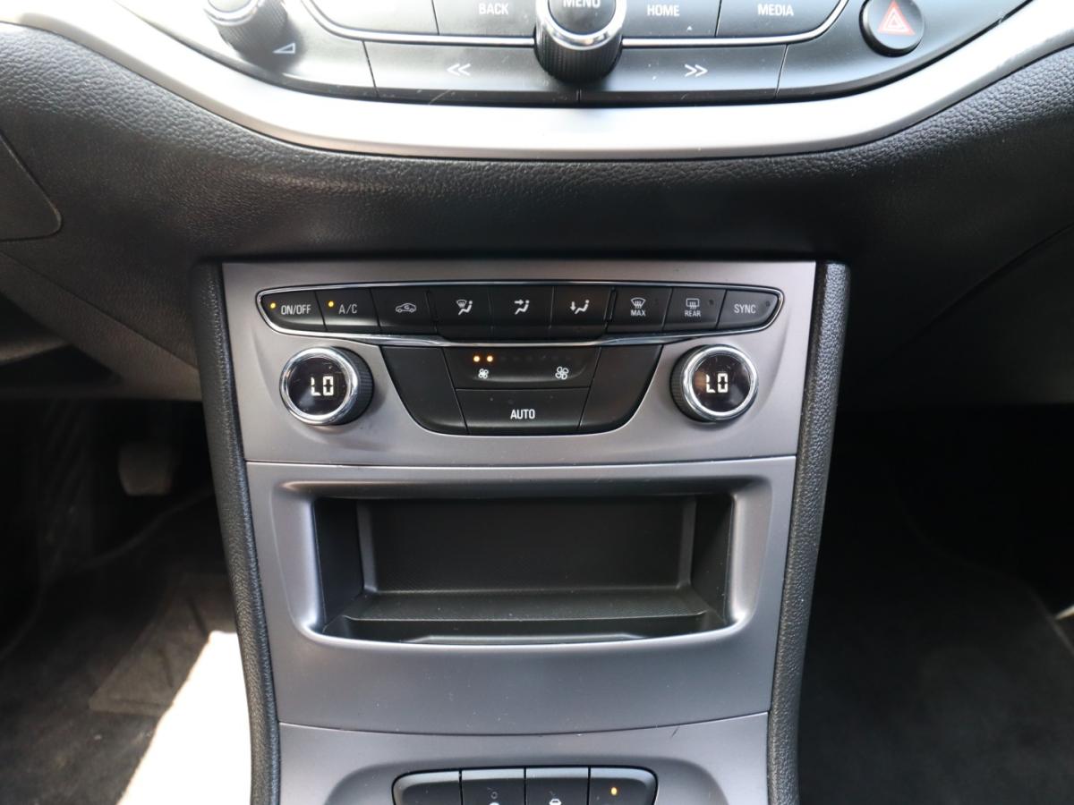 opel-astra-sport-tourer-2019-diesel-1598cc