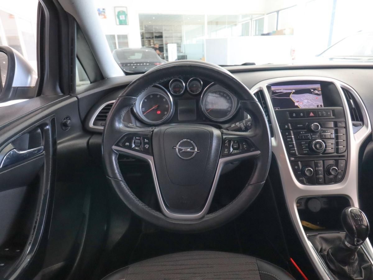 opel-astra-2015-diesel-1598cc