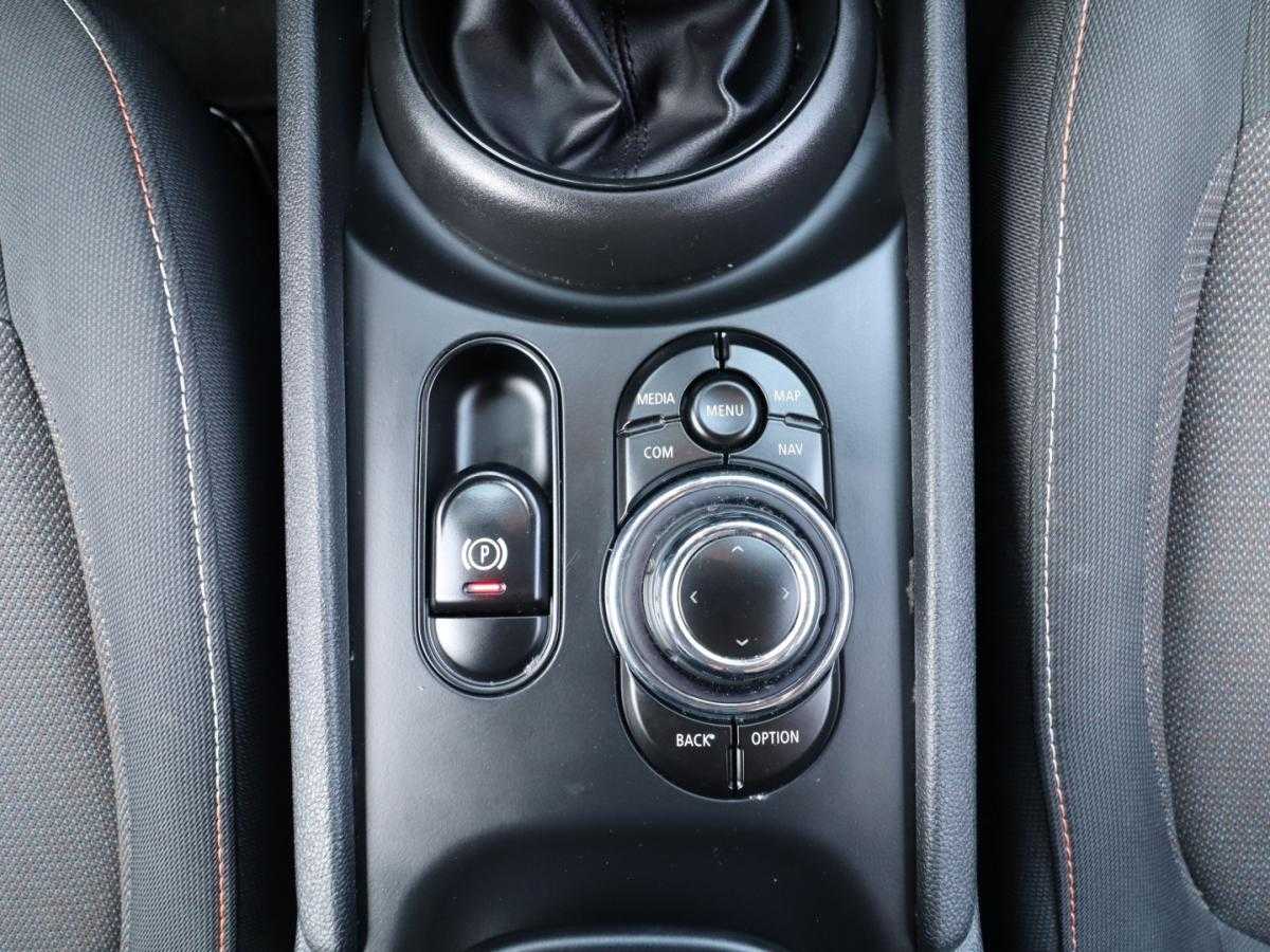 mini-clubman-2022-diesel-1496cc