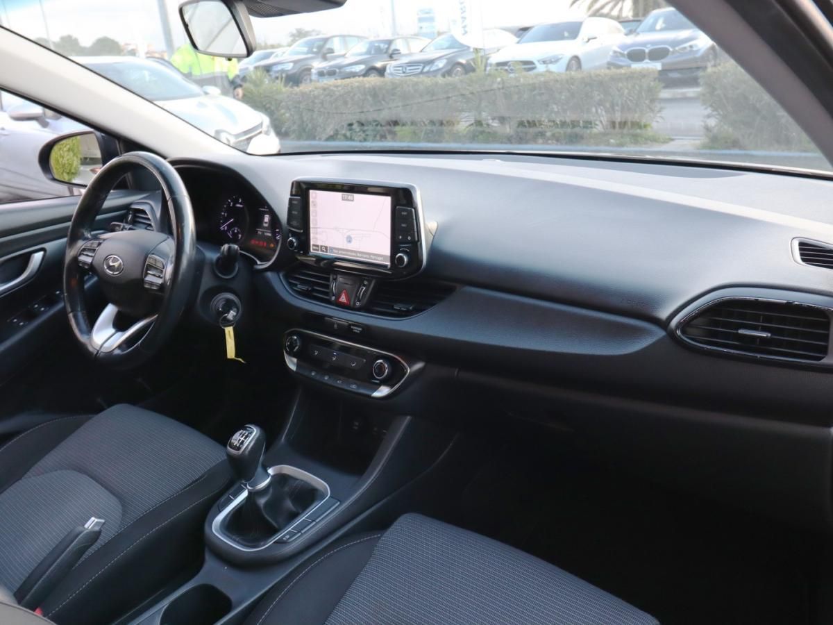 hyundai-i30-sw-2018-diesel-1598cc