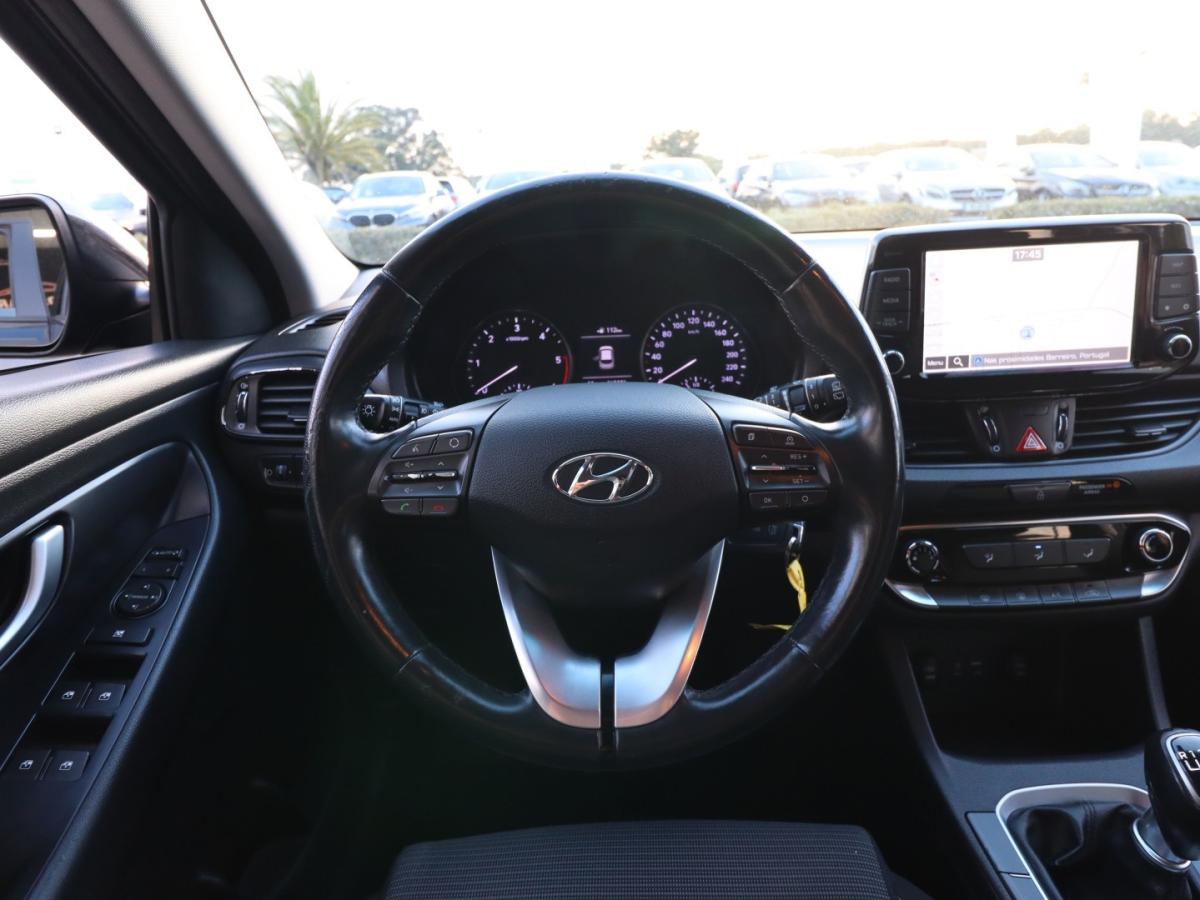 hyundai-i30-sw-2018-diesel-1598cc