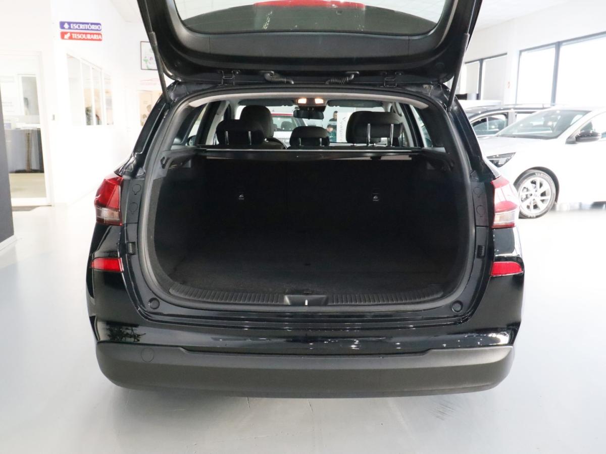 hyundai-i30-sw-2018-diesel-1598cc