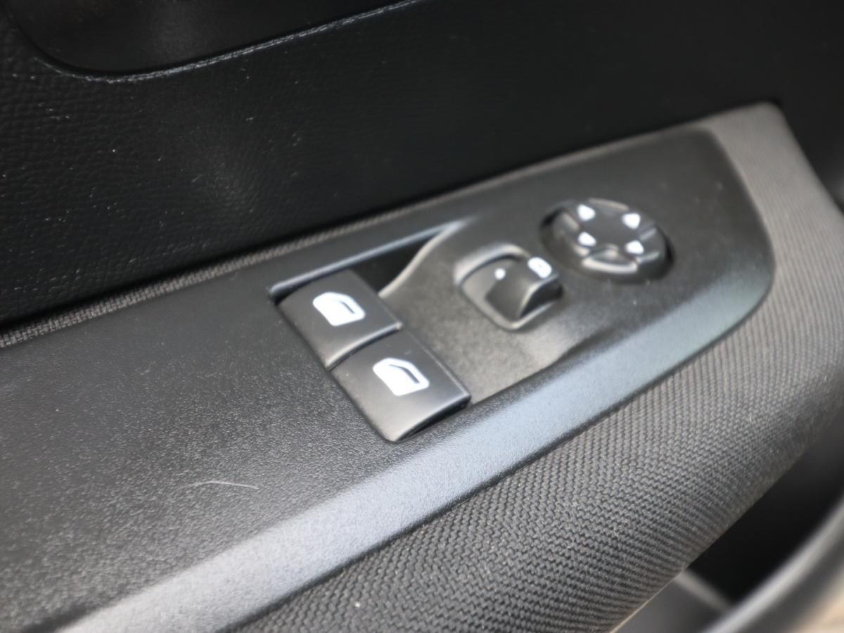 peugeot-208-2019-diesel-1499cc